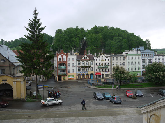 zachycené panorama centra Wamberzic z ochozu kostela